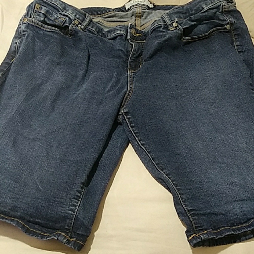 Torris knee length (or bermuda)shorts.
